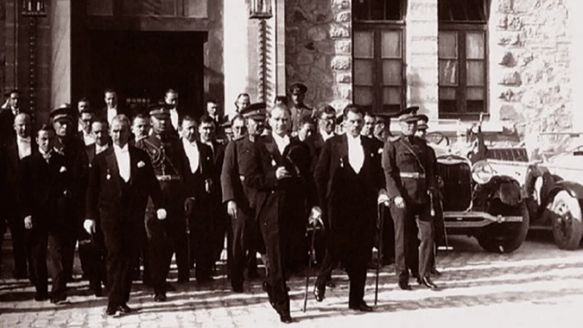 Tüm yurtta bayram coşkusu: Türkiye Cumhuriyeti 102 yaşında Tüm yurtta bayram coşkusu: Türkiye Cumhuriyeti 102 yaşında