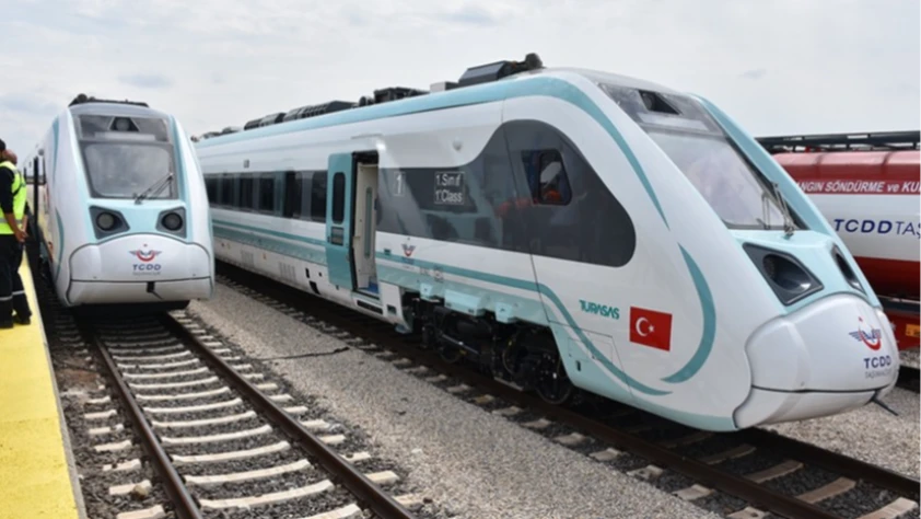 TÜRASAŞ üretimde rekora koşuyor: Bir haftada 2 milli tren setini teslim etti
