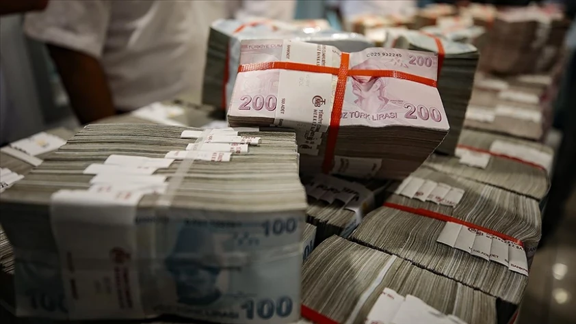 Türk lirasıyla dış ticarette rekor:  6 ayda 700 milyar lira