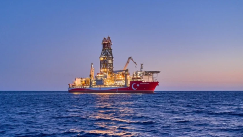 Türkiye 'Hidrokarbon'da vites artırıyor! Kara ve denizde 300 kuyuda sondaj yapılacak Türkiye 'Hidrokarbon'da vites artırıyor! Kara ve denizde 300 kuyuda sondaj yapılacak