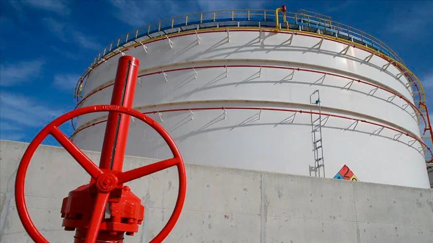 Türkiye zorunlu petrol stoklarını piyasaya açıyor