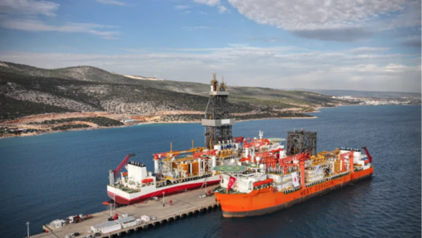 Türkiye'nin yeni sondaj gemileri yan yana geldi