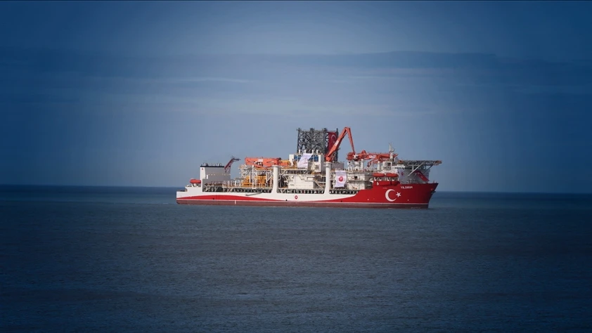 Ultra derin deniz sondaj gemisi 'Yıldırım' Filyos'da: Karadeniz'de göreve hazırlanıyor