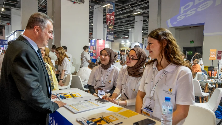 Üniversiteden sadece diploma alınmaz