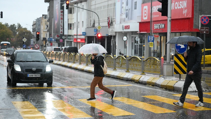 Yağmur başladı trafik arttı! İstanbul Anadolu Yakası'nda yoğunluk yüzde 90 Yağmur başladı trafik arttı! İstanbul Anadolu Yakası'nda yoğunluk yüzde 90