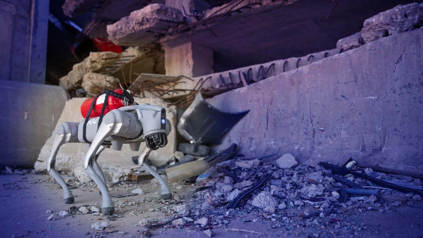 Yapay zekalı robot köpek, arama-kurtarmayı insan hassasiyetiyle yapıyor