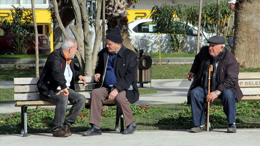 Yaşlı nüfus artıyor: 2050’de nüfusun dörtte biri 65 üstü olacak