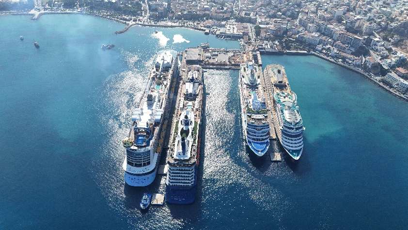 Yaz geldi kruvaziyer sayısı artmaya başladı! Astoria Grande kruvaziyeri Samsun'a yanaştı