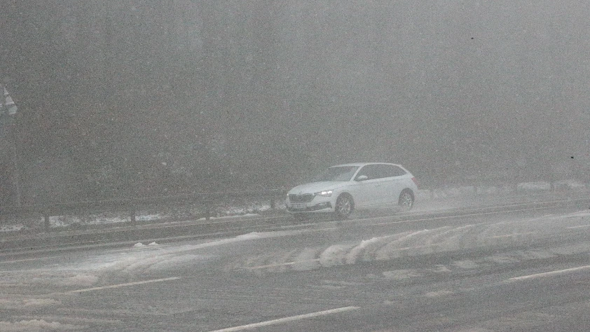 Yola çıkacaklar dikkat! D-100 kara yolunun Bolu Dağı geçişinde kar başladı