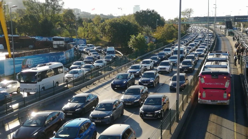 Yola çıkacaklar dikkat! Kara yollarında çalışma uyarısı Yola çıkacaklar dikkat! Kara yollarında çalışma uyarısı
