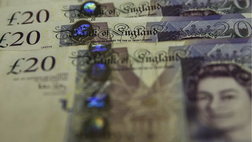 Yüzde 15’lik tarife sterlini zorluyor: İngiltere için yeni risk