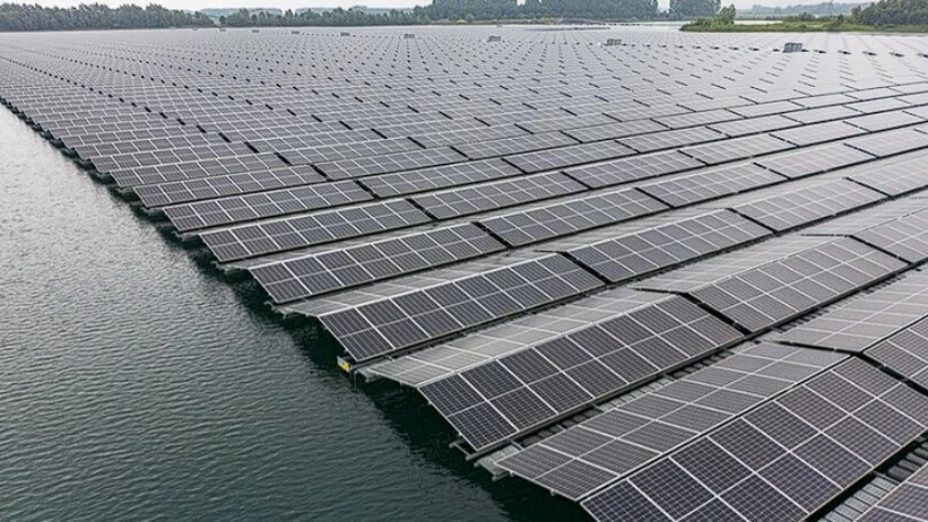 Yüzer GES’ler doğaya katkı sağlıyor: Enerji üretimi ekosistemle buluştu