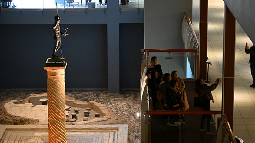 Zeugma'da yaklaşık 2 bin yıllık Mars heykeline seyir platformu inşa edildi