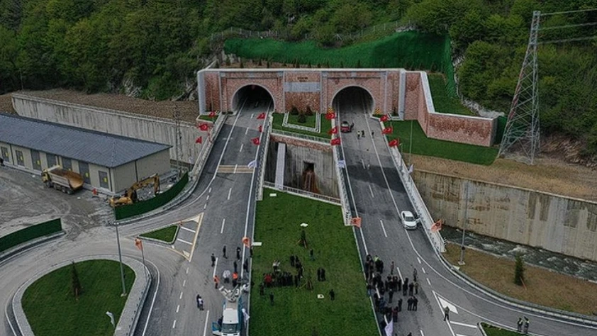 Zigana Tüneli 3 yılda rekor geçişe ulaştı: 5,2 milyon araç kullandı