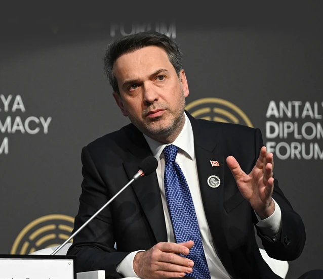 Bakan Bayraktar: Ekonomimizde anahtar kelime yenilenebilir enerji