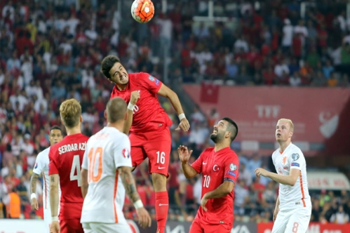 Türkiye futbolda 9 basamak yükseldi Türkiye futbolda 9 basamak yükseldi