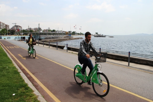 Kariyer de yapıyor pedal da çeviriyorlar Kariyer de yapıyor pedal da çeviriyorlar