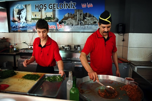 İkamet izni alan yabancı 10 yılda yüzde 136 arttı İkamet izni alan yabancı 10 yılda yüzde 136 arttı