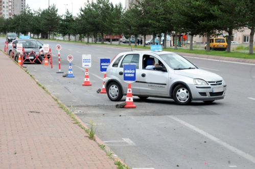 Sürücü kurslarının hata yapma lüksü yok Sürücü kurslarının hata yapma lüksü yok