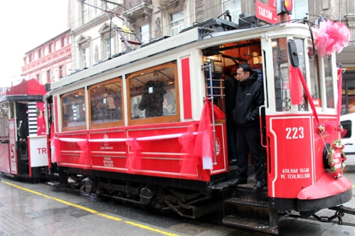 Nostaljik tramvaylar 102 yaşında Nostaljik tramvaylar 102 yaşında