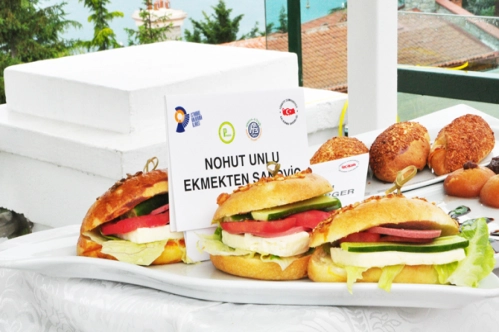 Nohuttan ekmek mercimekten cips yaptılar Nohuttan ekmek mercimekten cips yaptılar