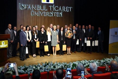 15. yılını dolduranlara plaket 15. yılını dolduranlara plaket