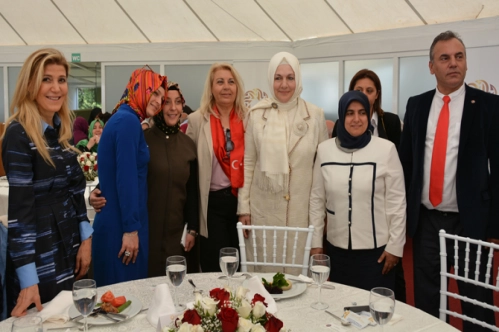 Şehit aileleri ile dayanışma toplantısı Şehit aileleri ile dayanışma toplantısı