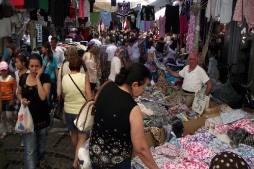 Bluz arttı, biber ucuzladı Bluz arttı, biber ucuzladı