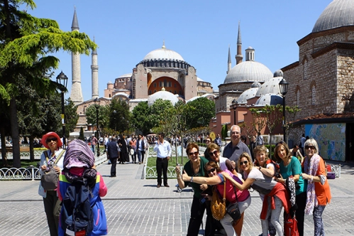 İstanbul’a Alman ve İranlı akını İstanbul’a Alman ve İranlı akını