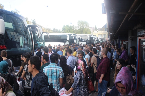Biletler tükendi 10 bin ek sefer konacak Biletler tükendi 10 bin ek sefer konacak