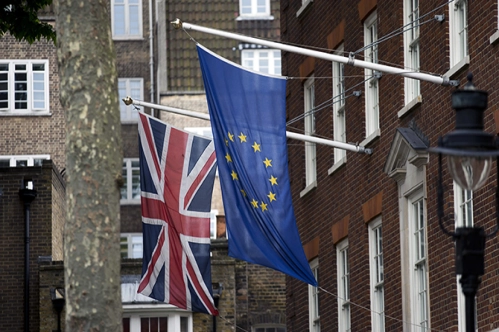 Brexit sonrası otomotiv ve tekstil masaya oturacak Brexit sonrası otomotiv ve tekstil masaya oturacak