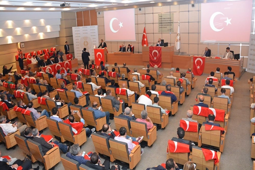 Meclis üyeleri milli egemenlik için kürsüde Meclis üyeleri milli egemenlik için kürsüde