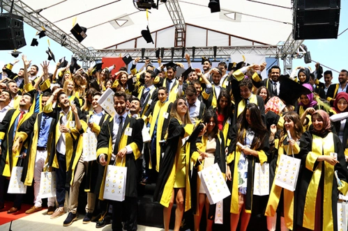 Mezuniyette 15.yıl gururu Mezuniyette 15.yıl gururu