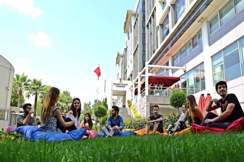 Istanbul’s global university celebrates its 15th anniversary Istanbul’s global university celebrates its 15th anniversary