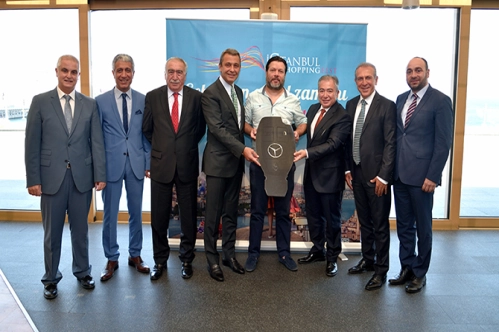 Talihli ödülünü teslim aldı Talihli ödülünü teslim aldı