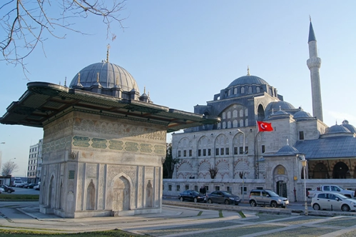 Deniz doldurularak yapılan ilk camii Deniz doldurularak yapılan ilk camii