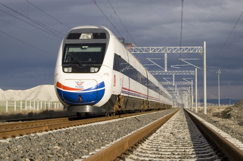 Hızlı tren hız kesmiyor Hızlı tren hız kesmiyor