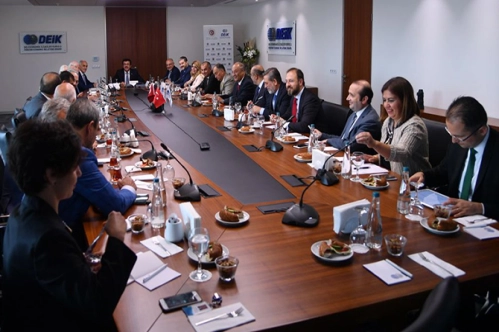 DEİK’te bayrak değişimi DEİK’te bayrak değişimi