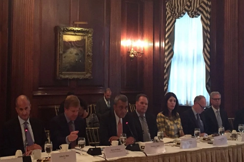 Call for investments addressing CEOs from the US Call for investments addressing CEOs from the US