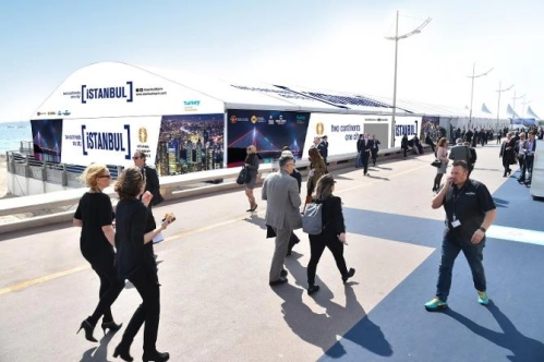 Gayrimenkul devleri 2 kıta tek şehirde Gayrimenkul devleri 2 kıta tek şehirde