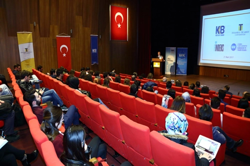 ‘Kredi notu cepteki paradan daha önemli’ ‘Kredi notu cepteki paradan daha önemli’