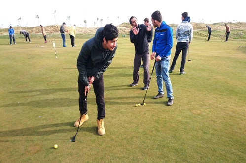 Halka açık golf sahasına yoğun ilgi Halka açık golf sahasına yoğun ilgi