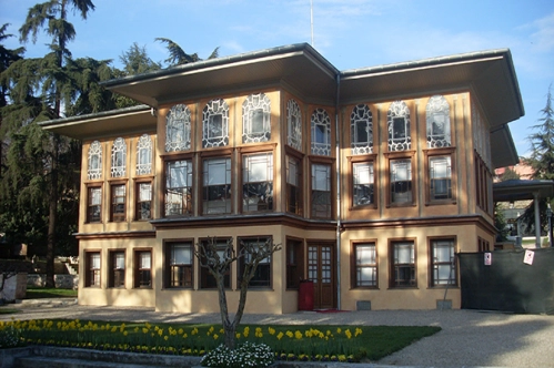 Diplomatik anlaşmaya ismini veren kasr Diplomatik anlaşmaya ismini veren kasr