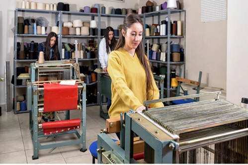 Modayı, modern atölye ve stüdyolarda öğreniyorlar Modayı, modern atölye ve stüdyolarda öğreniyorlar