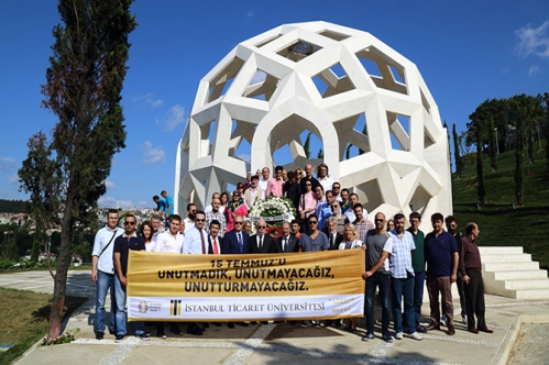 Demokrasi tarihindeki yerini aldı Demokrasi tarihindeki yerini aldı