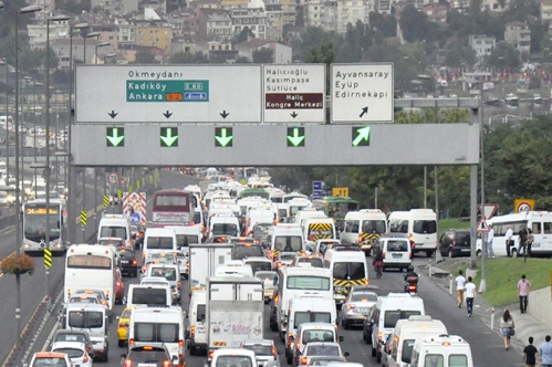 Trafik kazalarının yıllık maliyeti 39 milyar lira Trafik kazalarının yıllık maliyeti 39 milyar lira