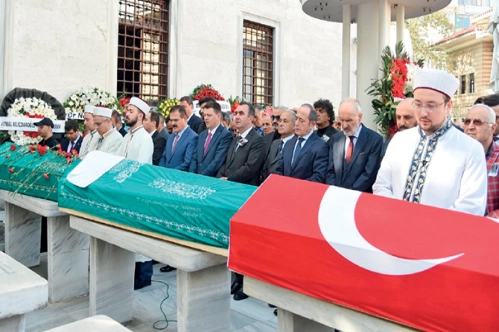 İTO’ya 31 yıl hizmet eden Yümlü’ye veda İTO’ya 31 yıl hizmet eden Yümlü’ye veda