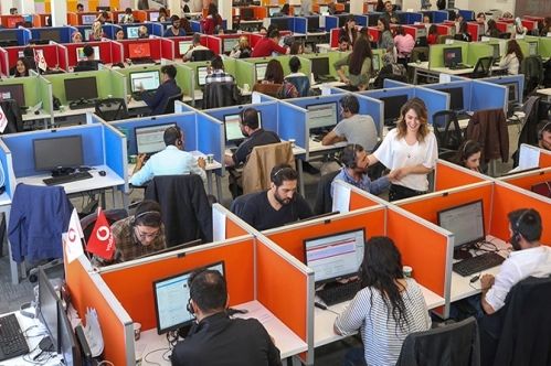 Hem çağrı alıp hem işi yönetiyorlar Hem çağrı alıp hem işi yönetiyorlar