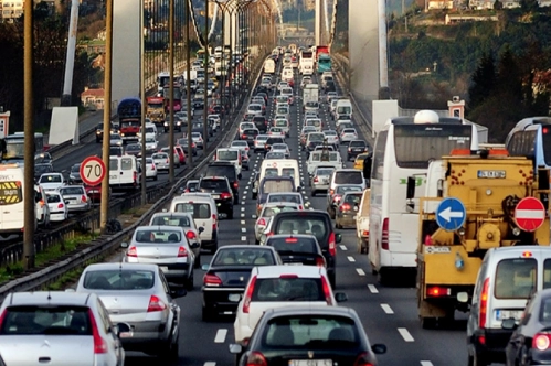 Trafikteki taşıt sayısı 579 bin 276 arttı Trafikteki taşıt sayısı 579 bin 276 arttı