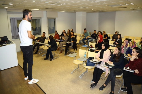 Finans dünyasını profesyonellerden öğreniyorlar Finans dünyasını profesyonellerden öğreniyorlar
